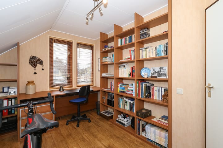 Photo 37 of Obalaan 2