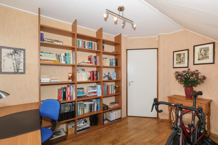 Photo 38 of Obalaan 2