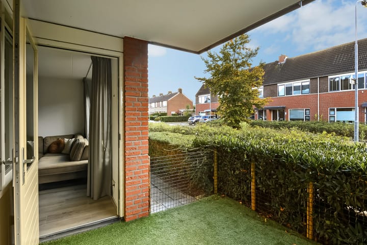 Photo 16 of Amalia van Solmsstraat 16