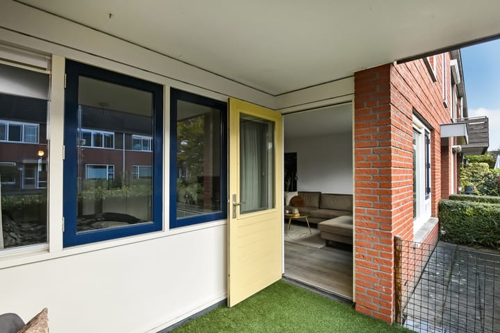 Photo 18 of Amalia van Solmsstraat 16