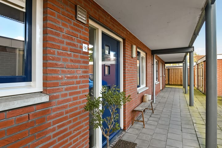 Photo 34 of Amalia van Solmsstraat 16