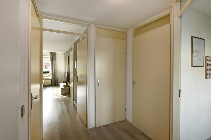 Photo 9 of Amalia van Solmsstraat 16