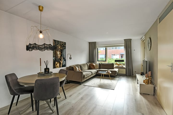 Photo 8 of Amalia van Solmsstraat 16