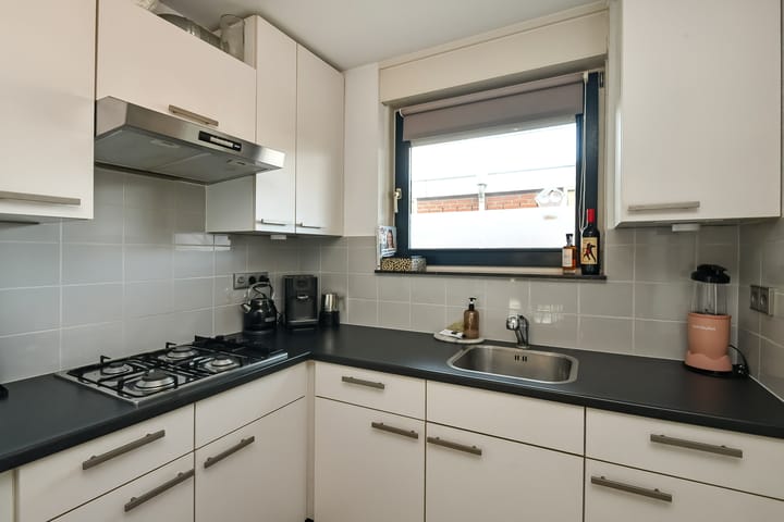 Photo 22 of Amalia van Solmsstraat 16