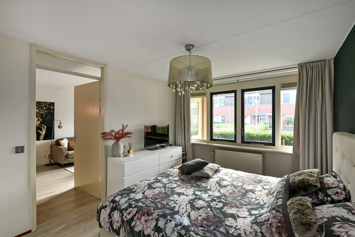 Photo 25 of Amalia van Solmsstraat 16