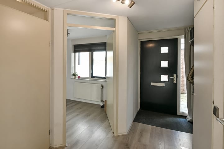 Photo 30 of Amalia van Solmsstraat 16