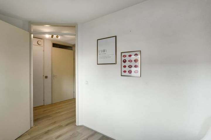 Photo 32 of Amalia van Solmsstraat 16