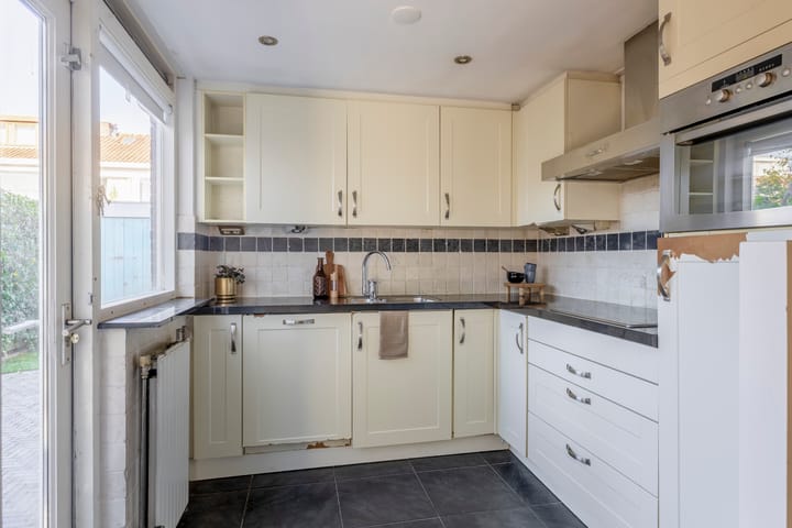 Photo 11 of Karel Doormanstraat 38