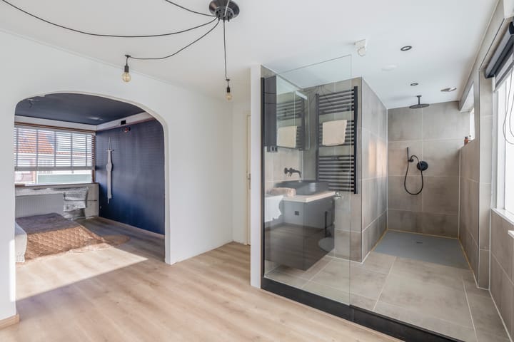 Photo 20 of Karel Doormanstraat 38