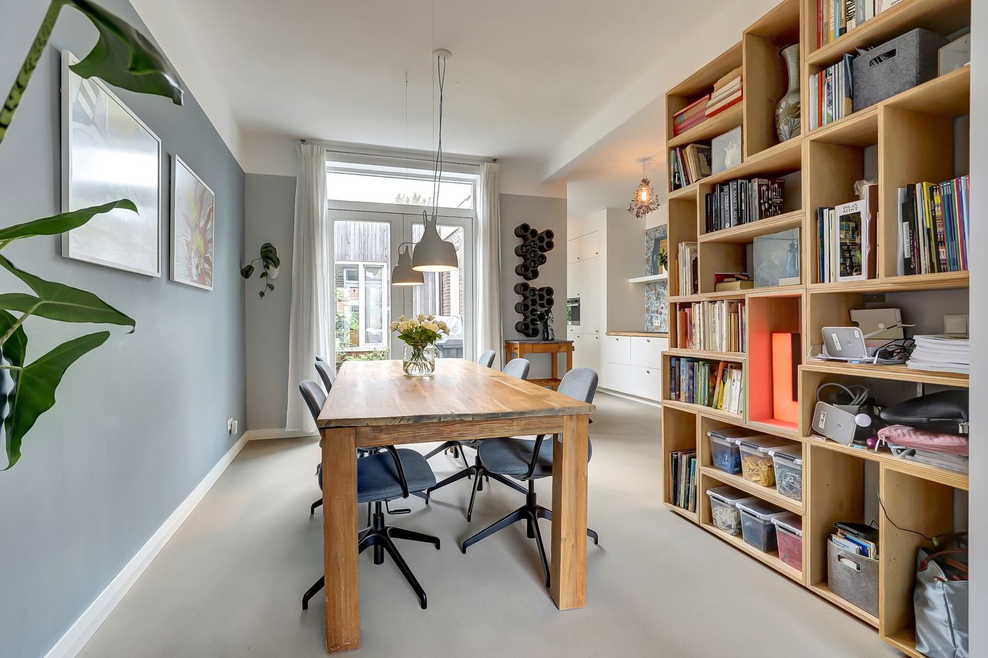 Photo 10 of Urbanusstraat 16