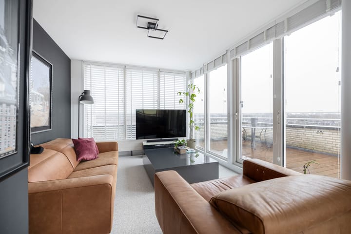 Photo 2 of Barbizonplaats 75