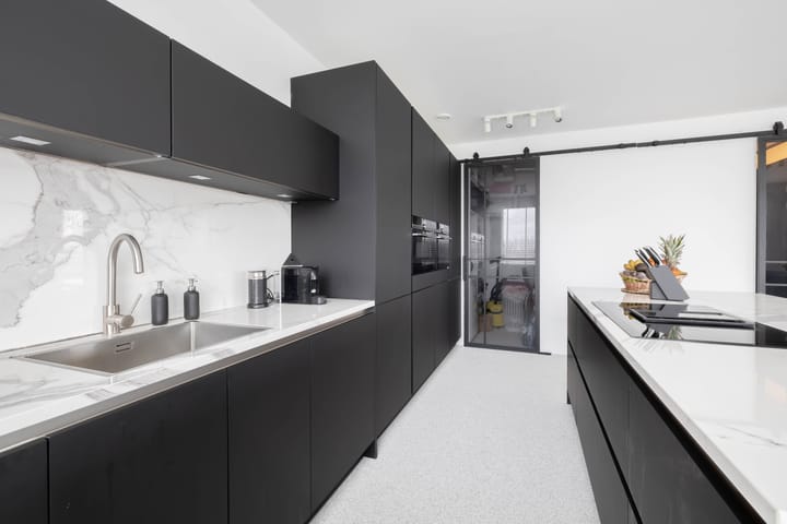 Photo 3 of Barbizonplaats 75