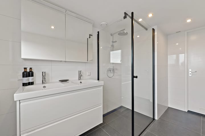 Photo 17 of Vreeswijkstraat 305-B