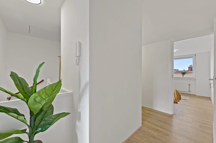 Photo 20 of Vreeswijkstraat 305-B