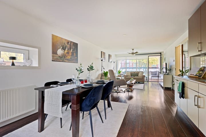 Photo 14 of Zandvoortstraat 2