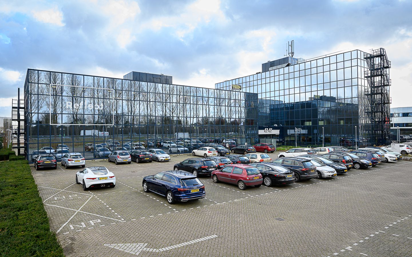 Bekijk foto 3 van Essebaan 63-69