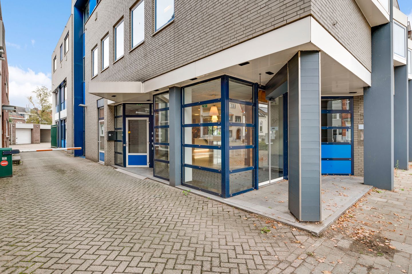 View photo 5 of Minderbroederssingel 52