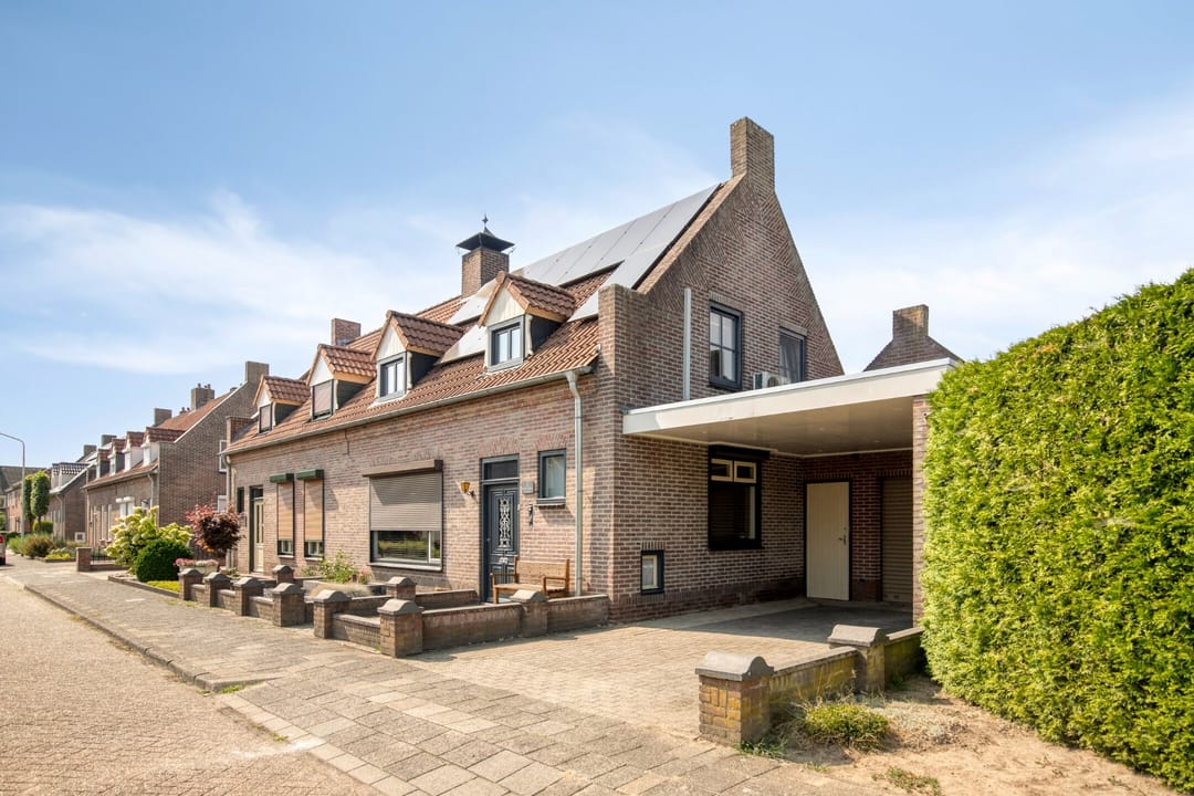 Photo 1 of Coöperatiestraat 2