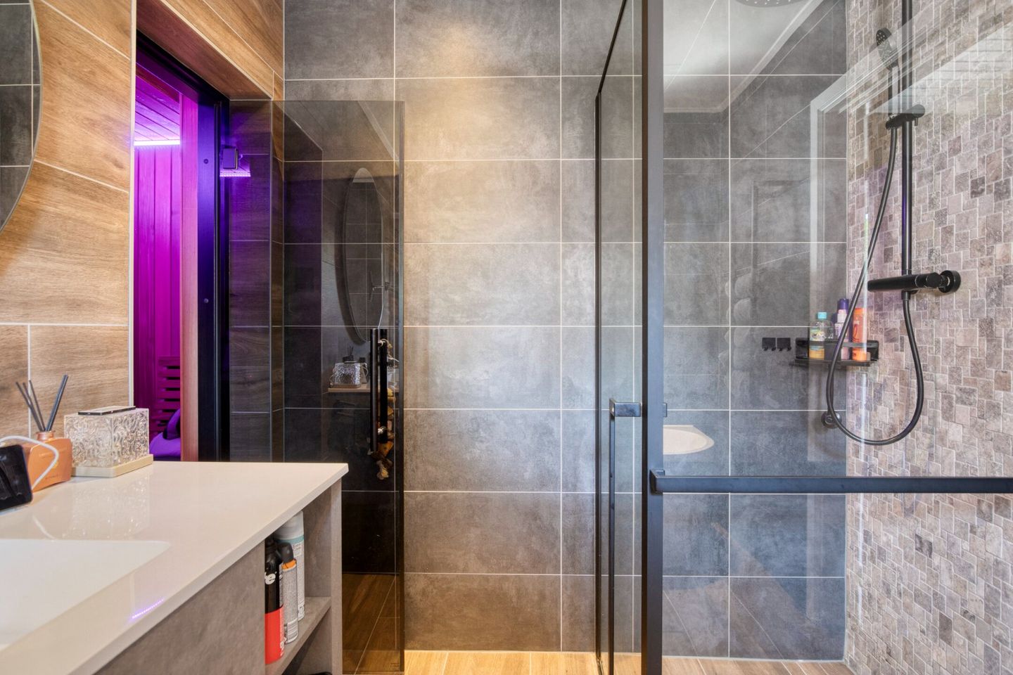 Photo 14 of Coöperatiestraat 2