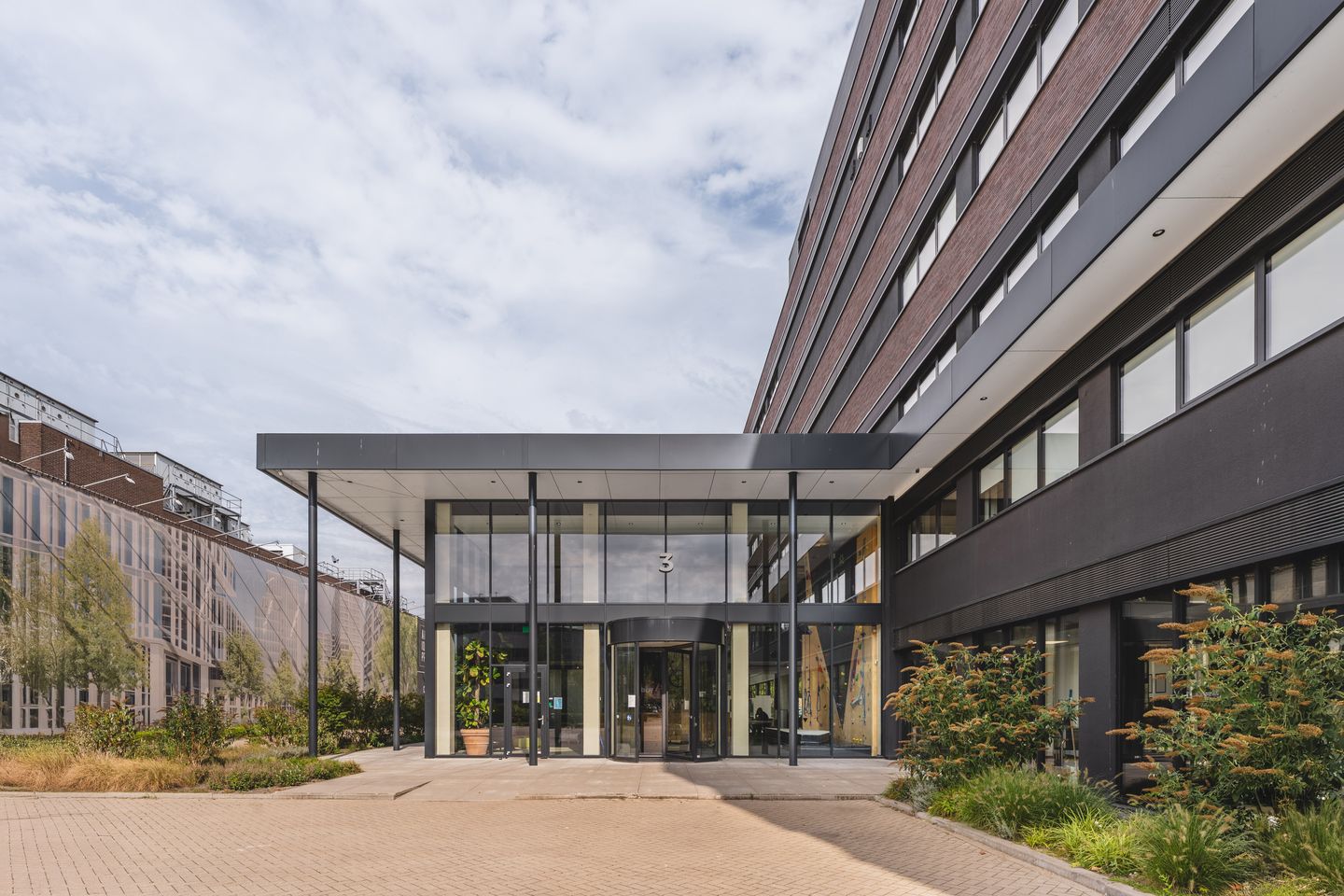 Bekijk foto 2 van Paalbergweg 3