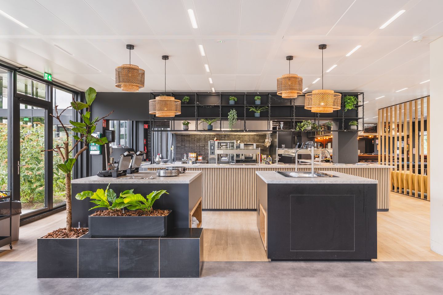 Bekijk foto 4 van Paalbergweg 3