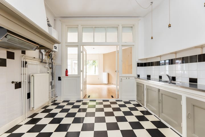 Foto 15 van Van Karnebeekstraat 75