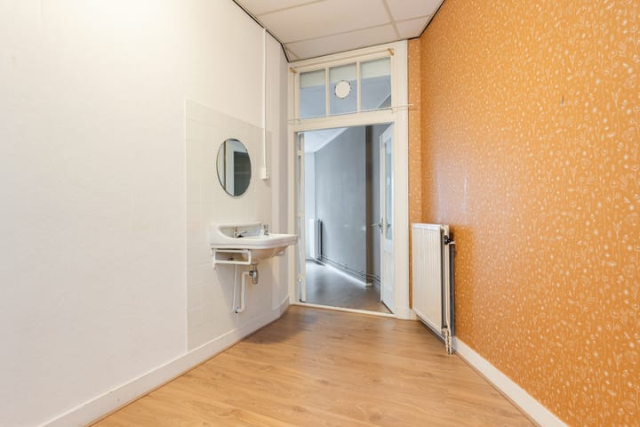 Foto 19 van Van Karnebeekstraat 75