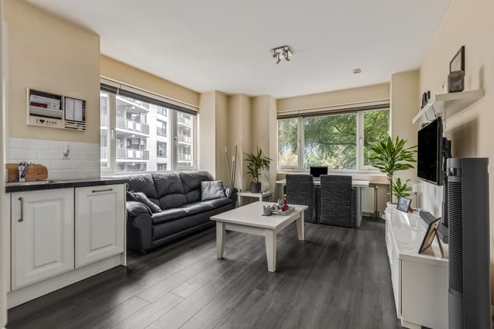 Photo 4 of Stationsplein 8-C