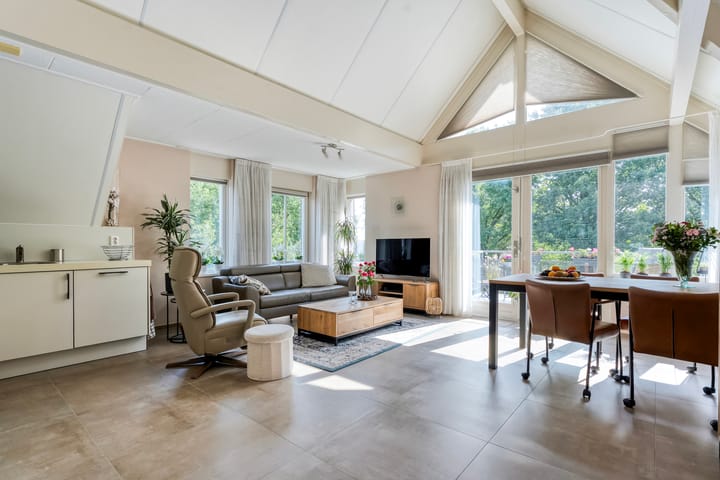 Photo 2 of Korenbloemweg 2-H