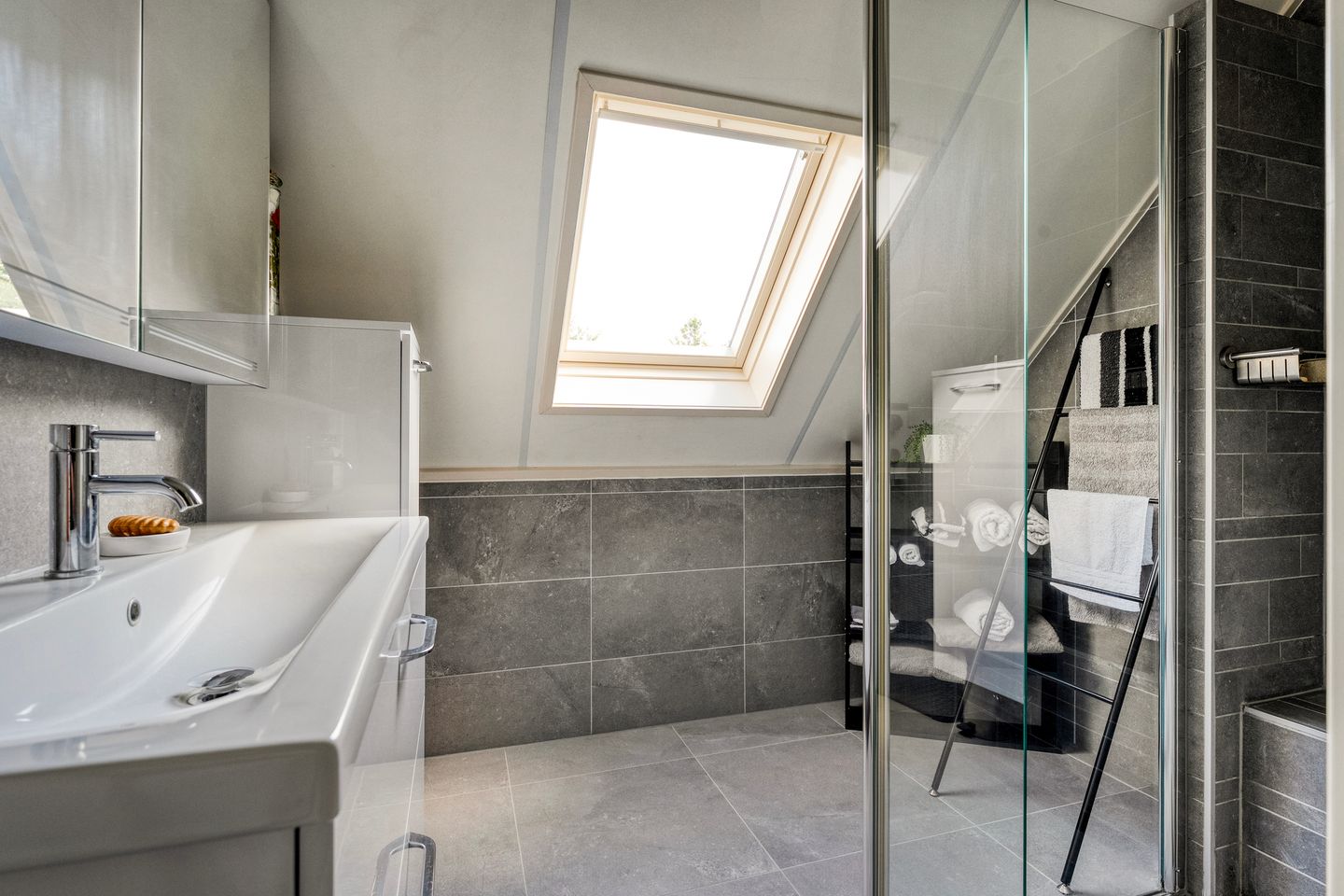 Foto 14 van Korenbloemweg 2-H