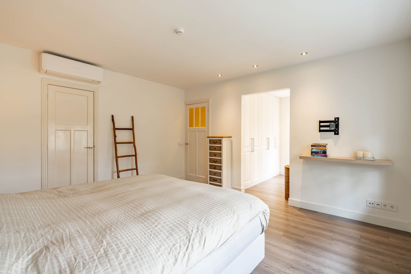 Photo 25 of Lothariuslaan 58