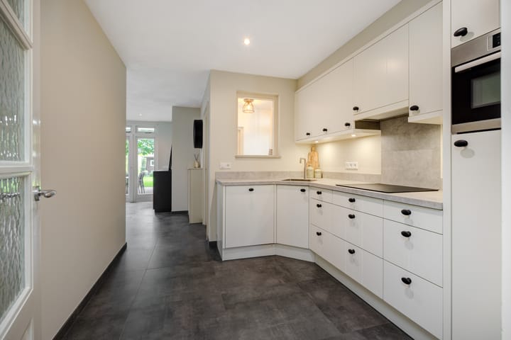 Photo 9 of Hellemanstraat 89