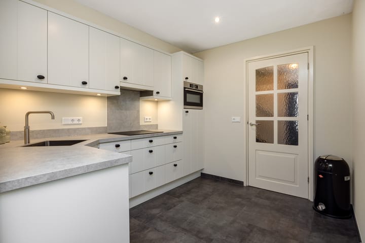 Photo 10 of Hellemanstraat 89