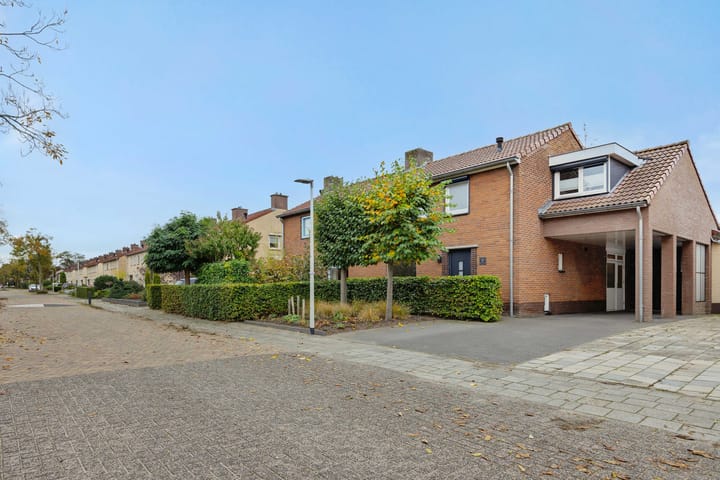 Photo 39 of Hellemanstraat 89