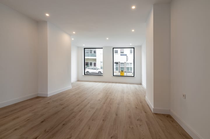 Photo 8 of Heiveldstraat 69