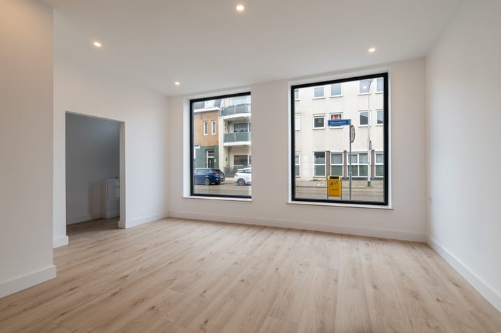 Photo 7 of Heiveldstraat 69