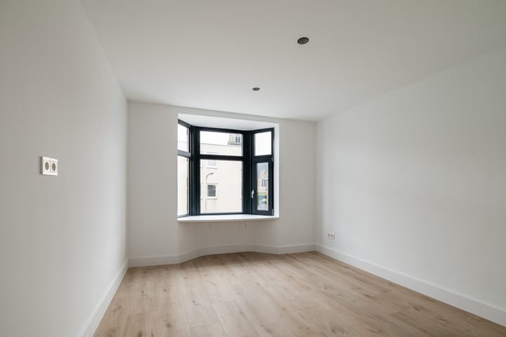 Photo 14 of Heiveldstraat 69