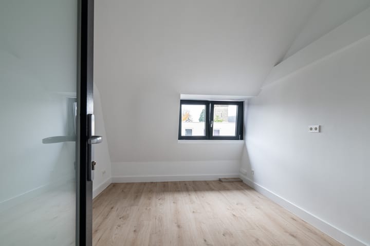 Photo 18 of Heiveldstraat 69