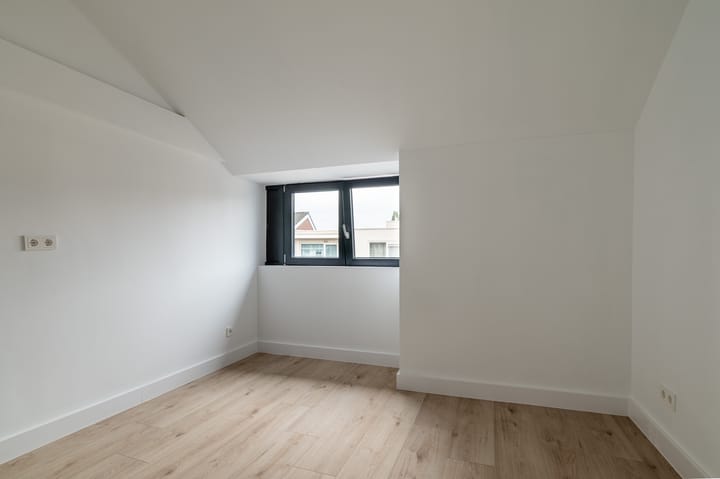 Photo 19 of Heiveldstraat 69