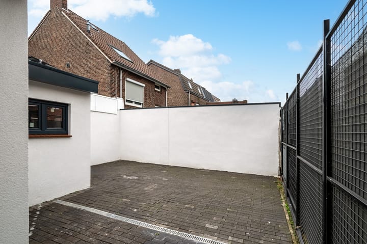 Photo 24 of Heiveldstraat 69