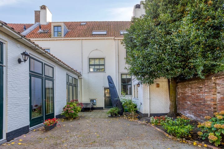 Foto 2 van Korte Burg 1