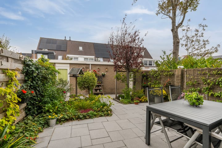 Photo 9 of Groen van Prinstererstraat 27