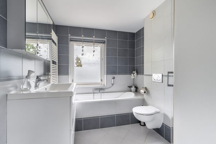 Photo 16 of Groen van Prinstererstraat 27