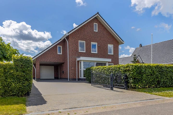 Photo 42 of Meerkoet 22