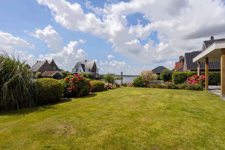 Photo 54 of Meerkoet 22