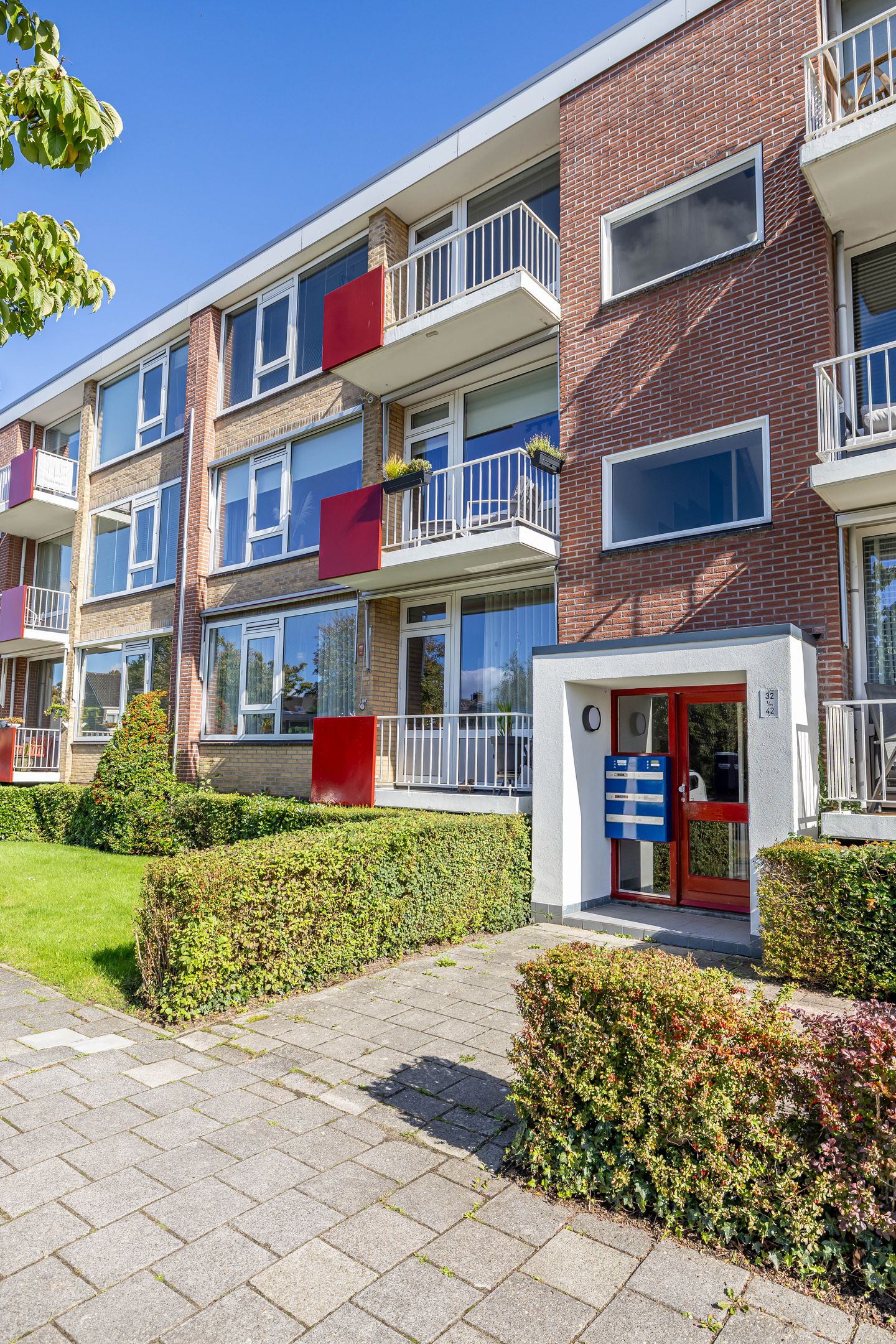 Photo 4 of Groen van Prinstererlaan 36