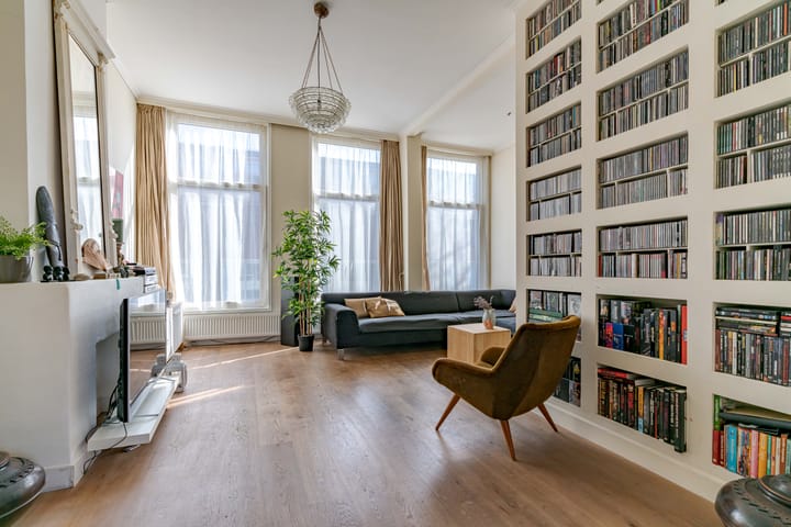 Photo 9 of Trompstraat 200