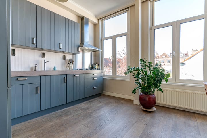 Photo 11 of Trompstraat 200