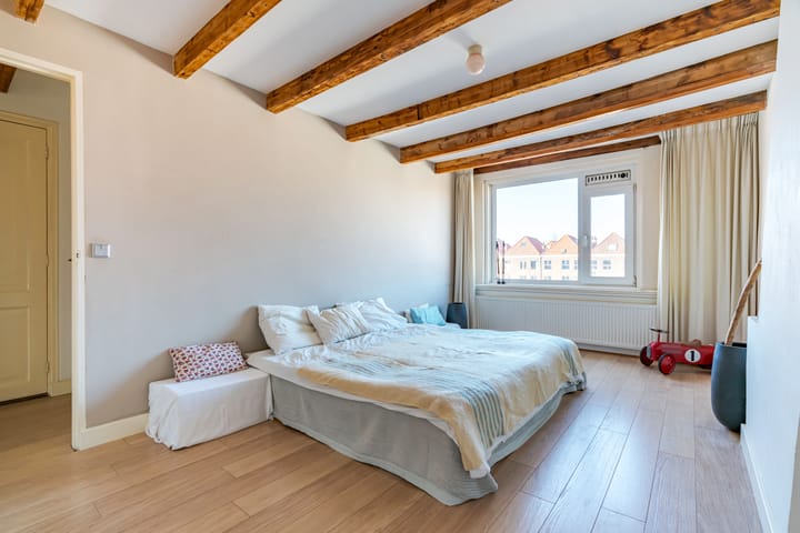 Photo 26 of Trompstraat 200