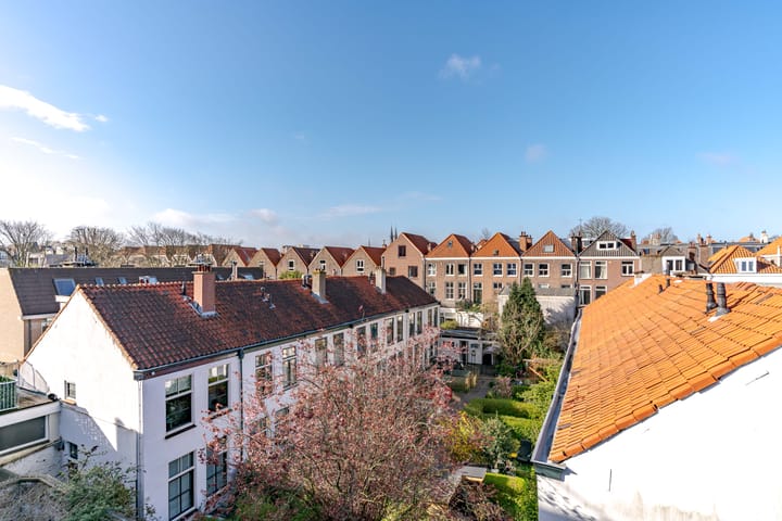 Photo 27 of Trompstraat 200